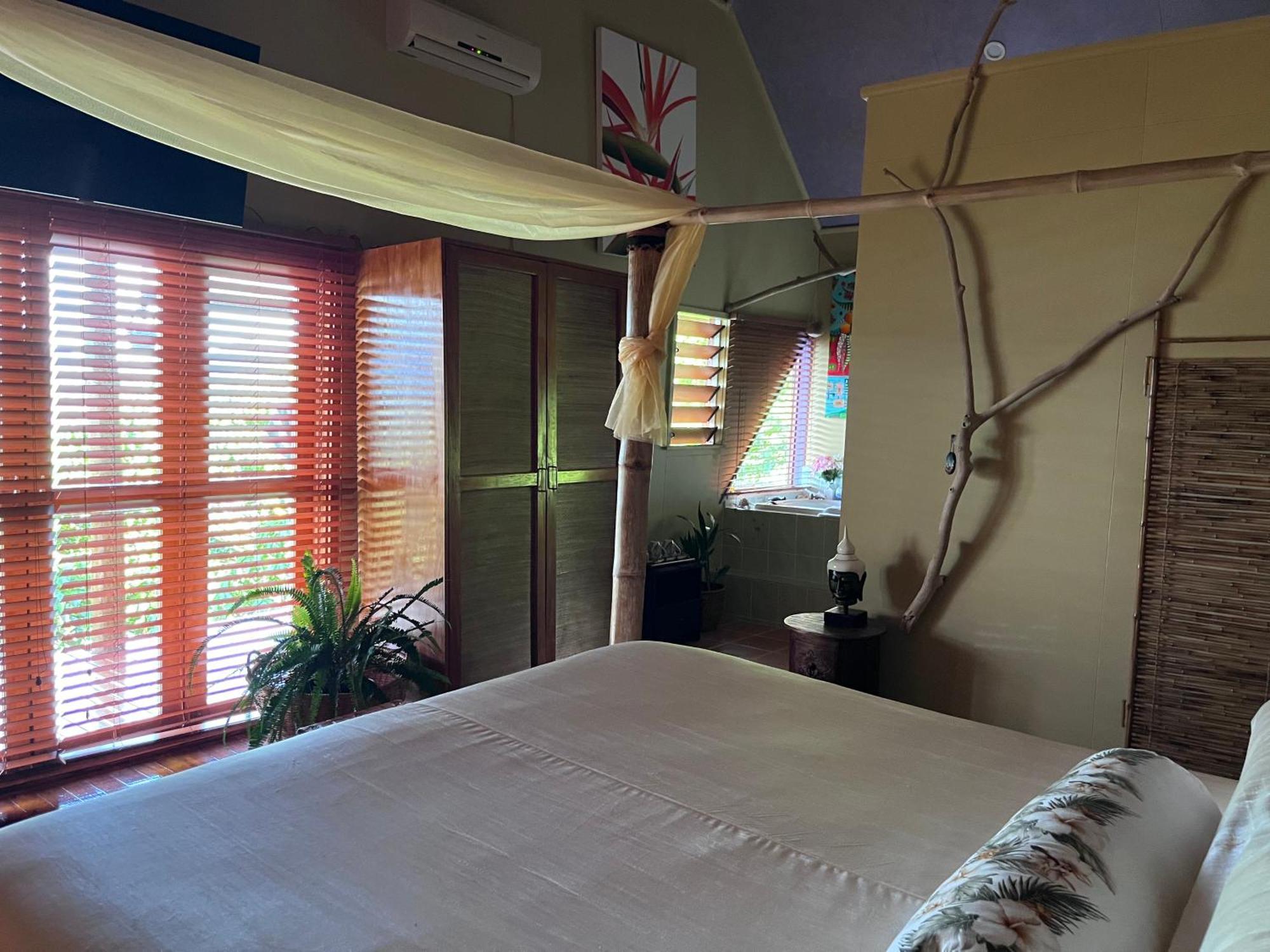 Naveria Heights Lodge Савусаву Экстерьер фото